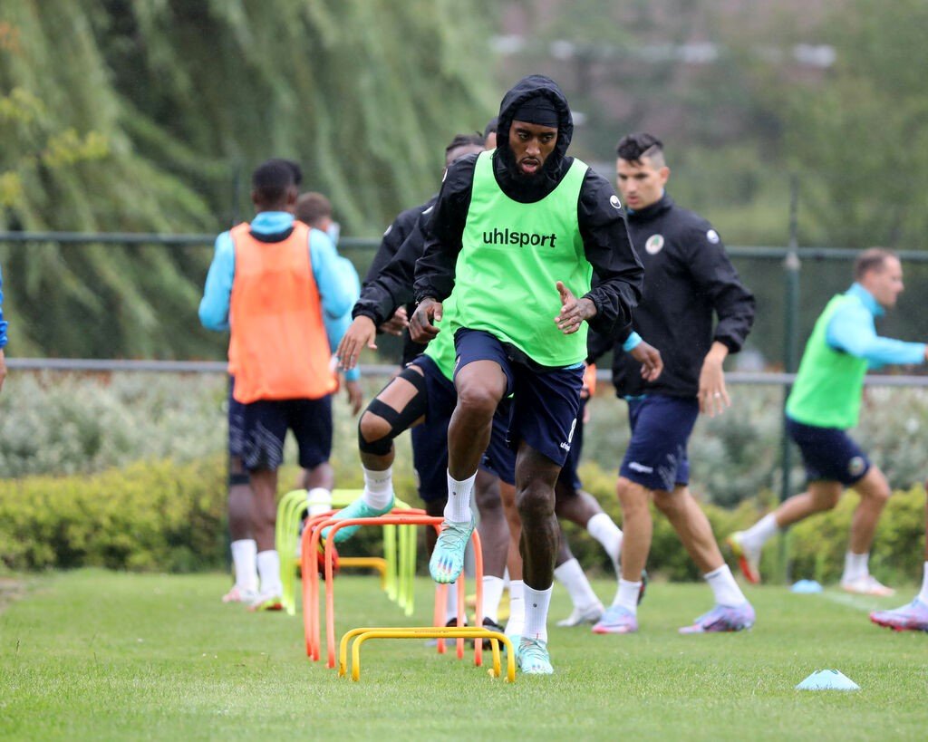 Alanyaspor Hollanda kampının 2. gününü çift antrenmanla tamamladı