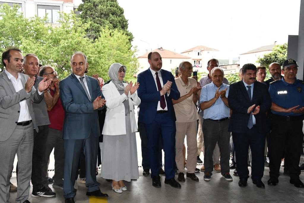 Altınova Kapalı Pazaryeri törenle açıldı