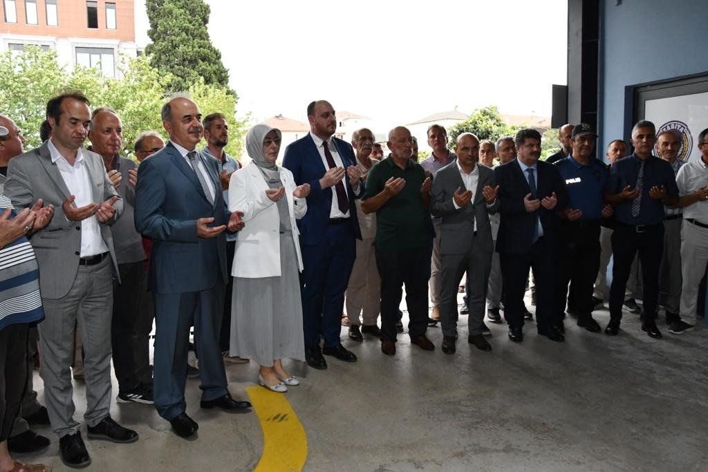 Altınova Kapalı Pazaryeri törenle açıldı