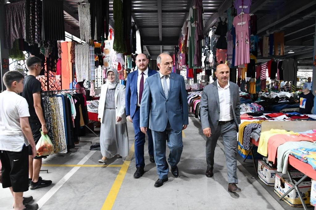 Altınova Kapalı Pazaryeri törenle açıldı