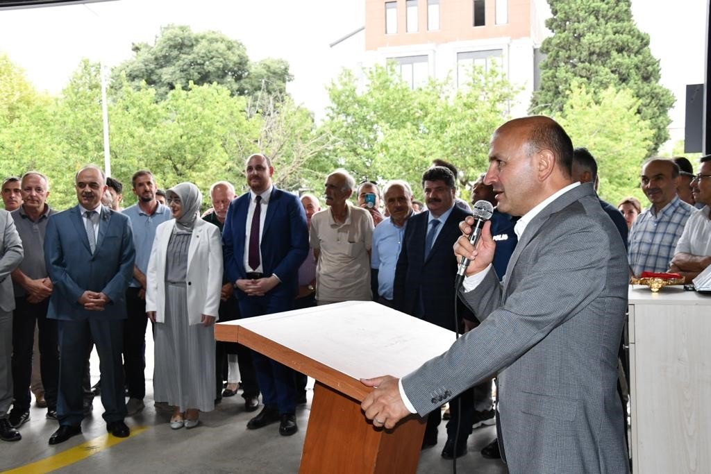 Altınova Kapalı Pazaryeri törenle açıldı