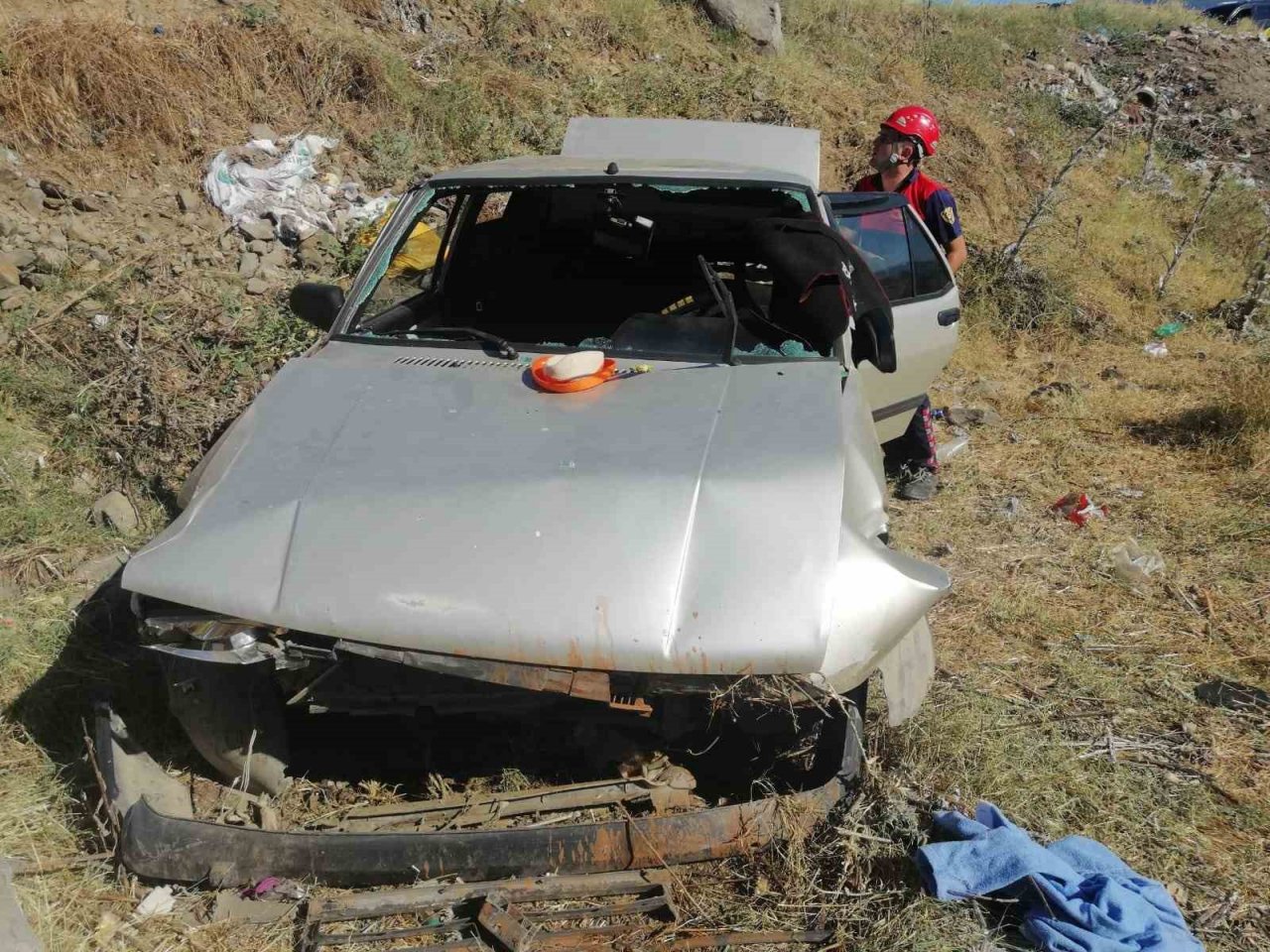 Otomobil şarampole yuvarlandı: 4 yaralı