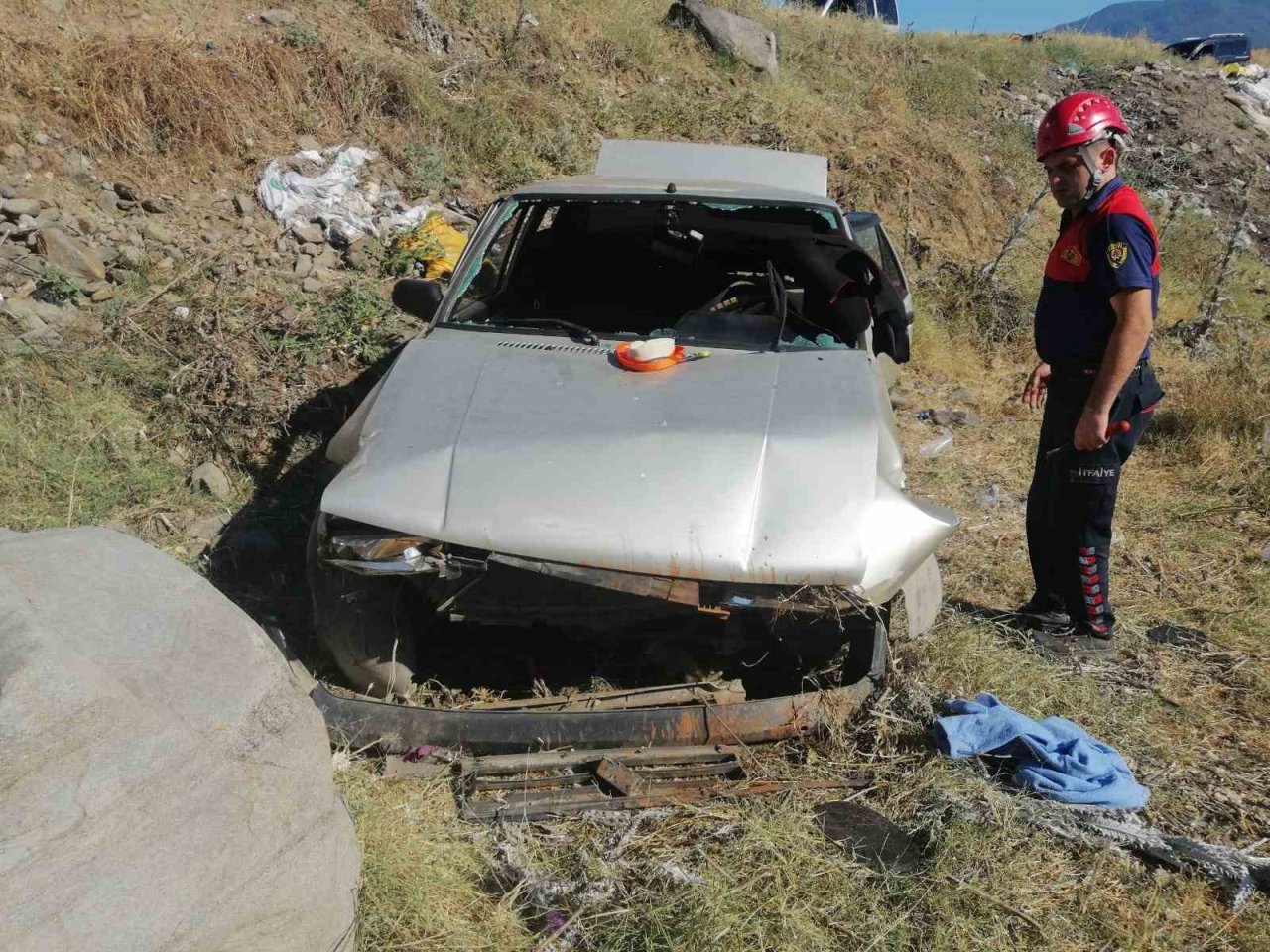 Otomobil şarampole yuvarlandı: 4 yaralı