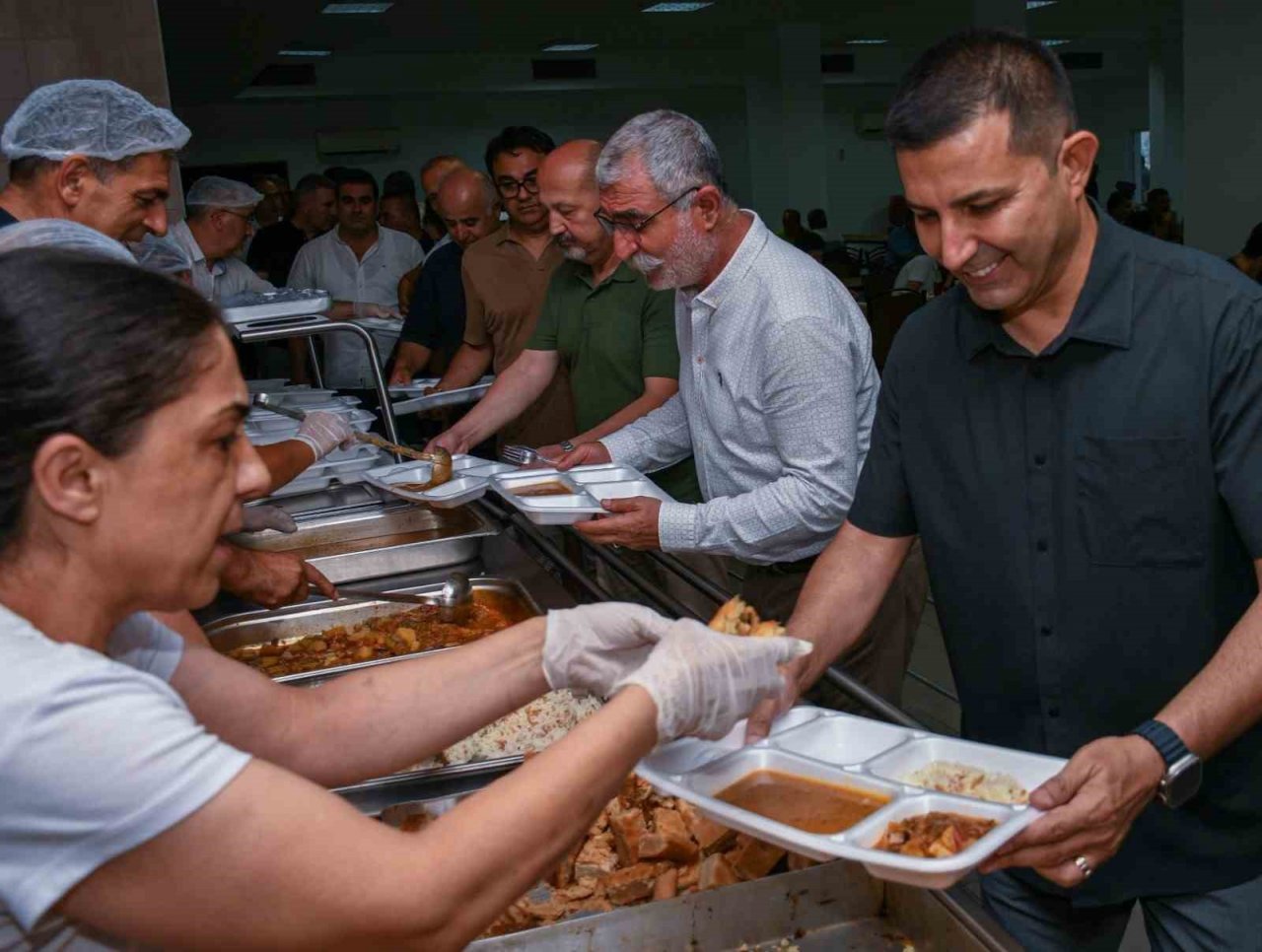 Başkan Günel, vatandaşlarla yemekte bir araya geldi