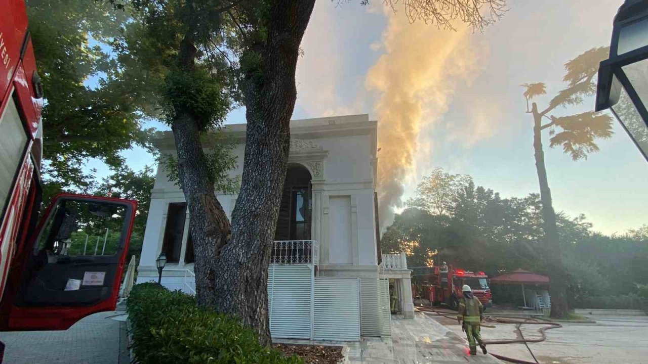 Beşiktaş Yıldız Parkı’nda restoran olarak kullanılan tarihi köşkte yangın