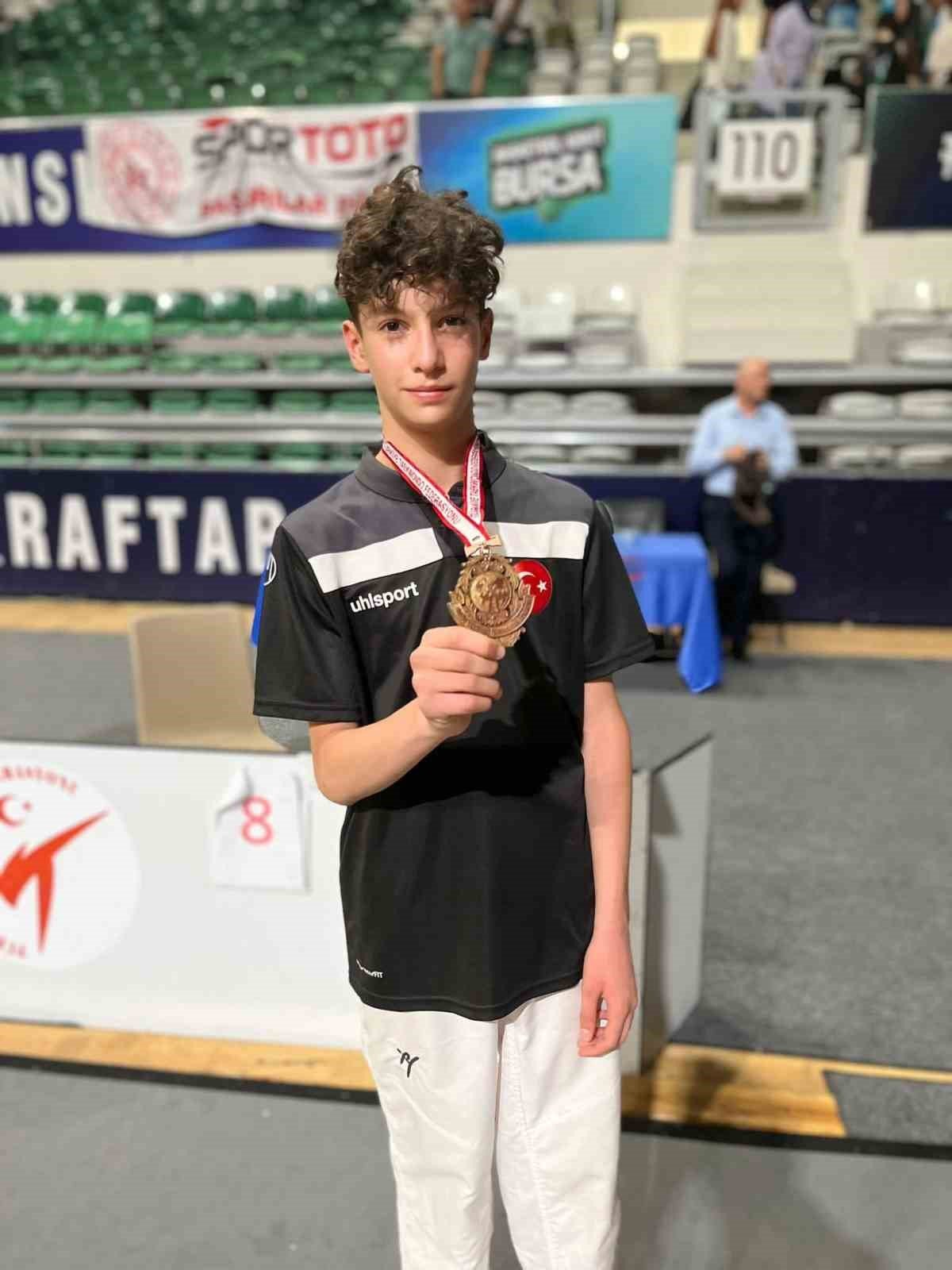 Bilecikli taekwondocu Türkiye 3’üncüsü oldu