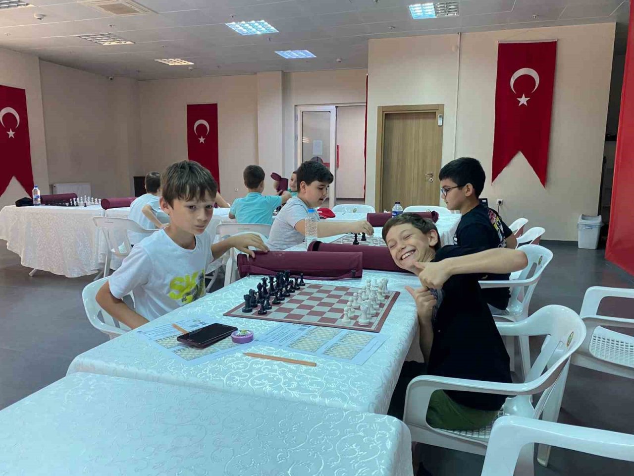 Bozüyük Belediyesi yaz spor okulları geleceğin sporcularını yetiştiriyor