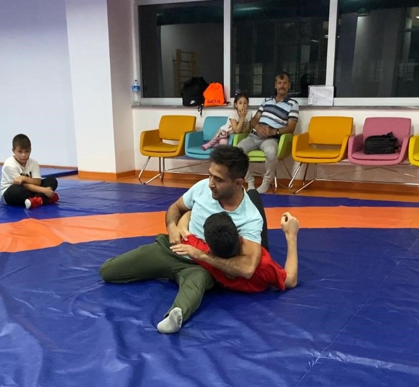 Bozüyük Belediyesi yaz spor okulları geleceğin sporcularını yetiştiriyor