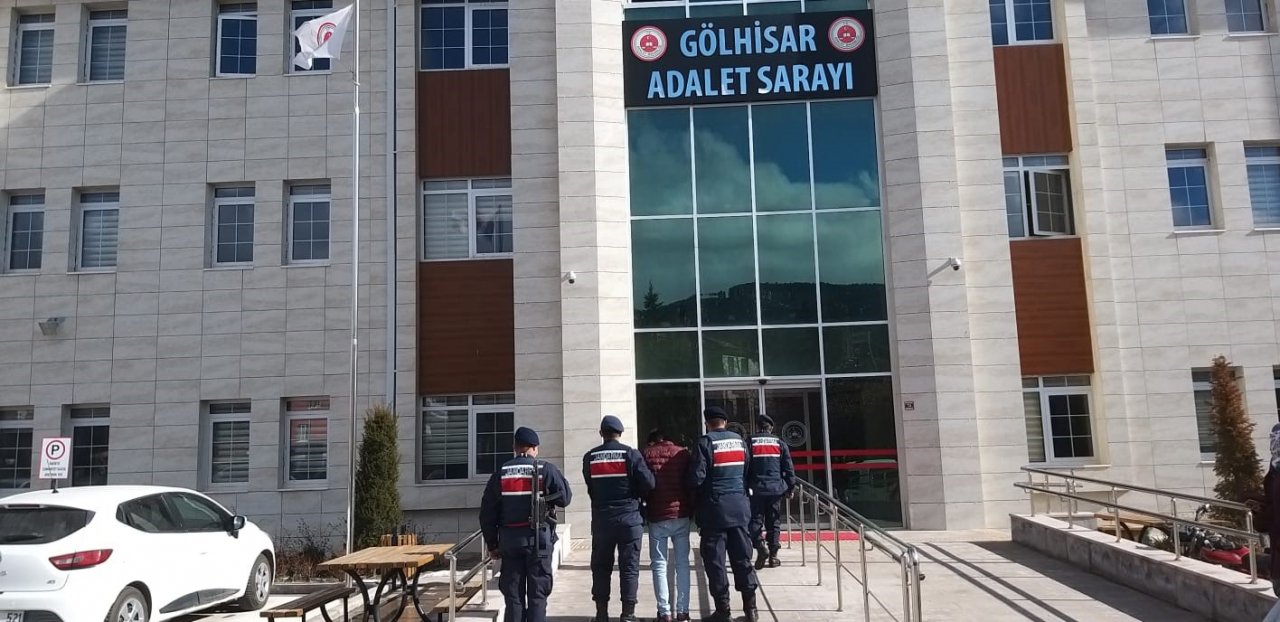 Burdur’da Jandarma ekiplerinin 6 aylık asayiş çalışmasında bin 884 şahıs hakkında adli işlem yapıldı