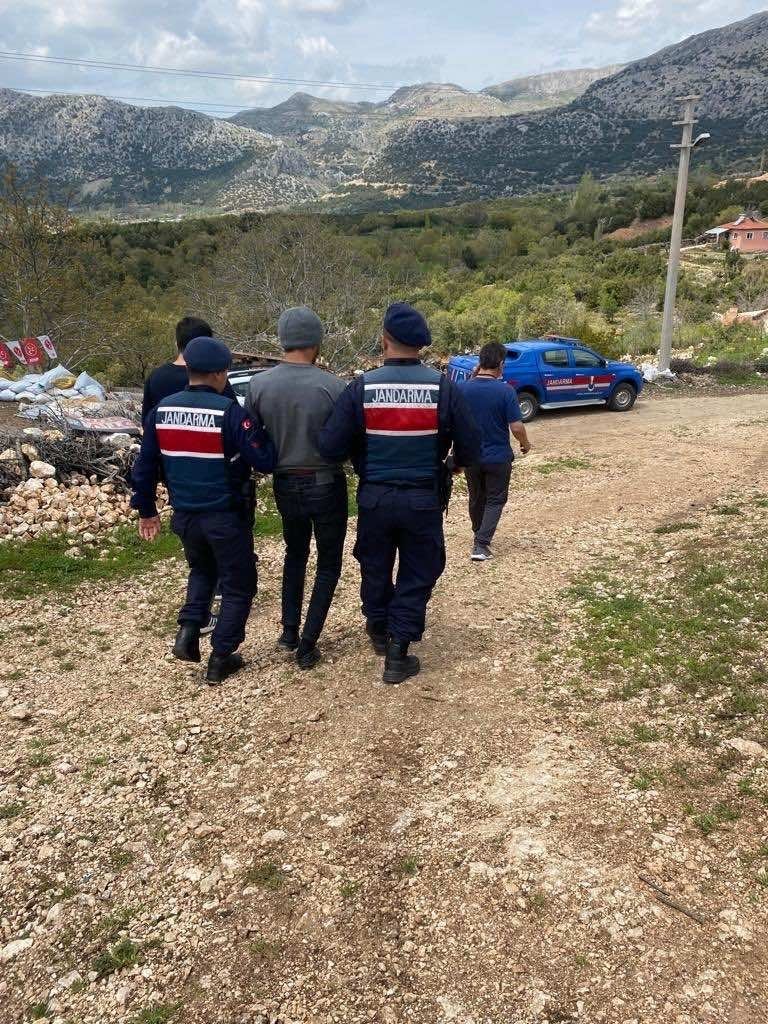 Burdur’da Jandarma ekiplerinin 6 aylık asayiş çalışmasında bin 884 şahıs hakkında adli işlem yapıldı