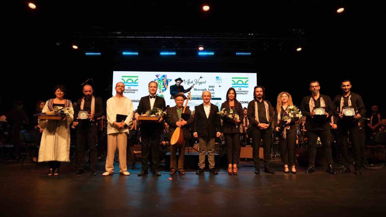 Büyükçekmece’de Aşık Veysel için anma gecesi düzenlendi