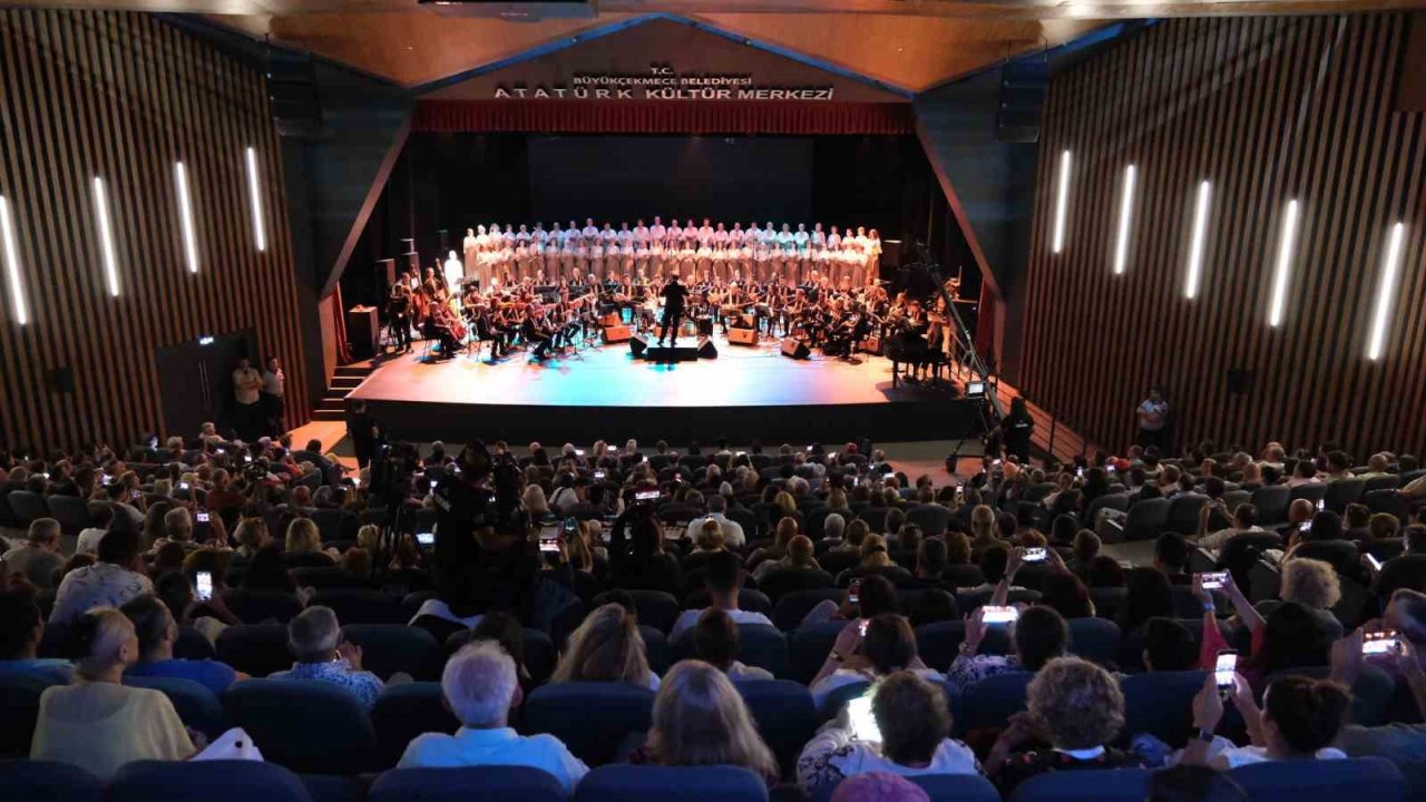 Büyükçekmece’de Aşık Veysel için anma gecesi düzenlendi