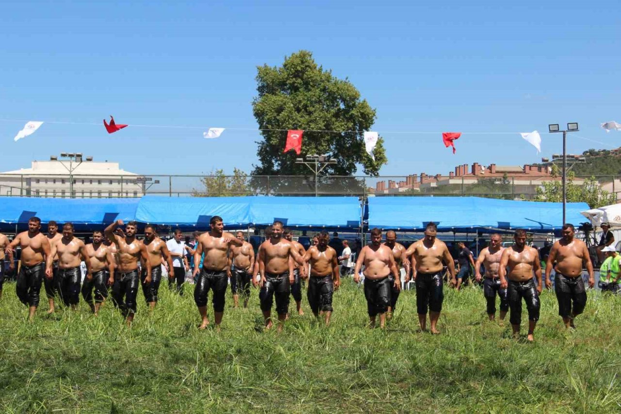 Çan 58. Süleyman Şahin Yağlı Pehlivan Güreşleri Başpehlivanı Yusuf Can Zeybek