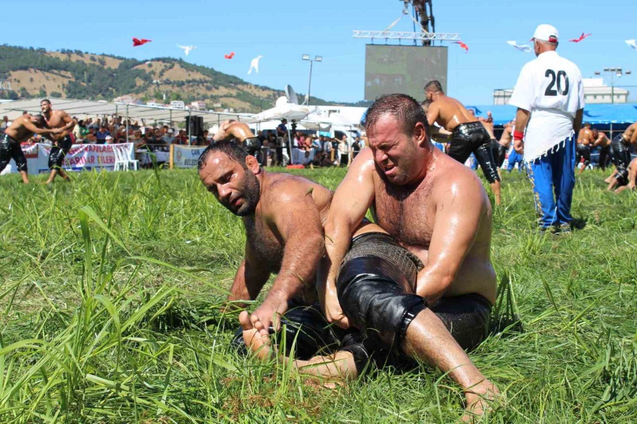 Çan 58. Süleyman Şahin Yağlı Pehlivan Güreşleri Başpehlivanı Yusuf Can Zeybek