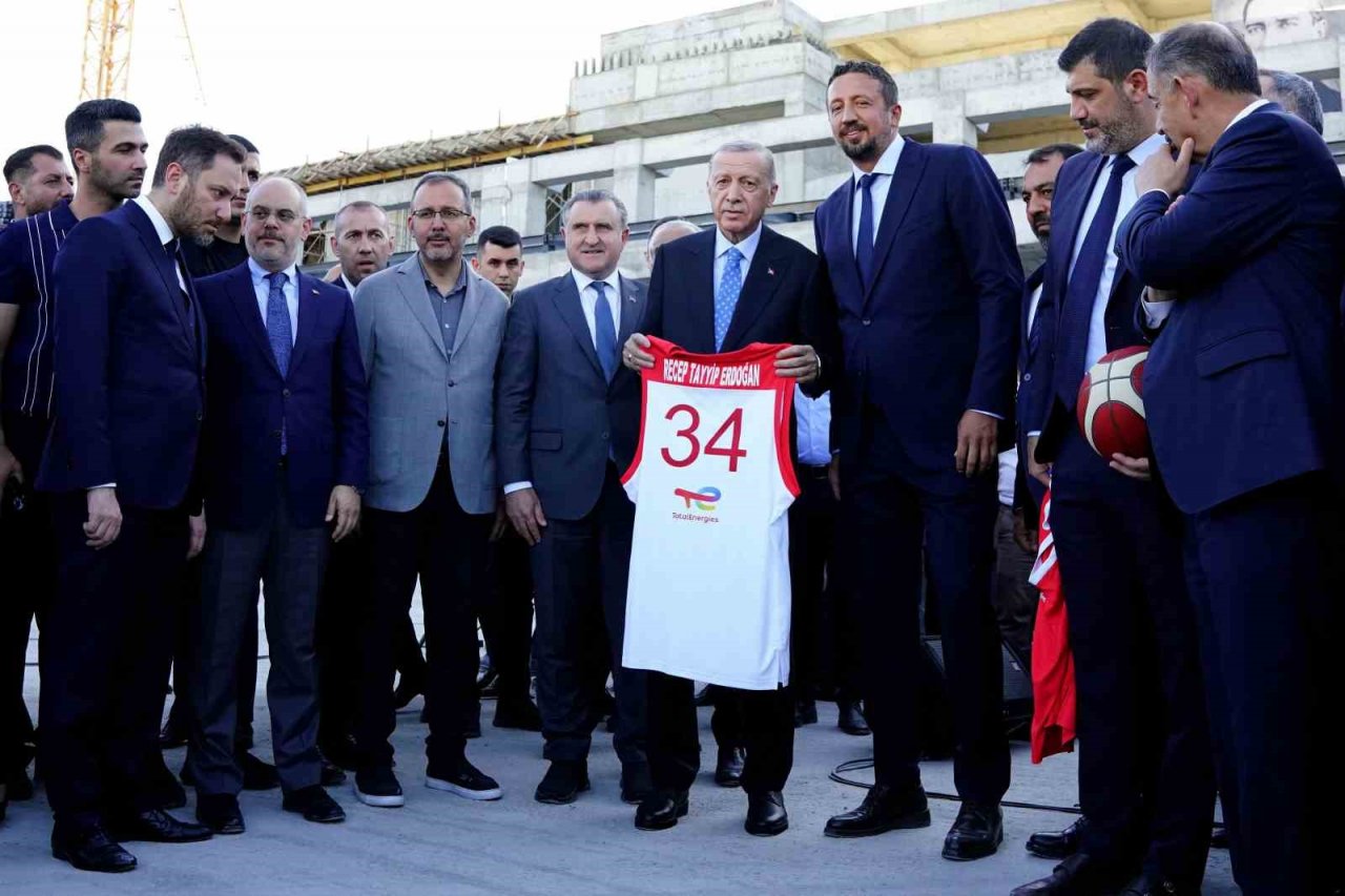 Cumhurbaşkanı Erdoğan: “Abdi İpekçi Basketbol Gelişim Merkezi’ni 2024’ün Mart ayında hizmete sunmayı planlıyoruz”