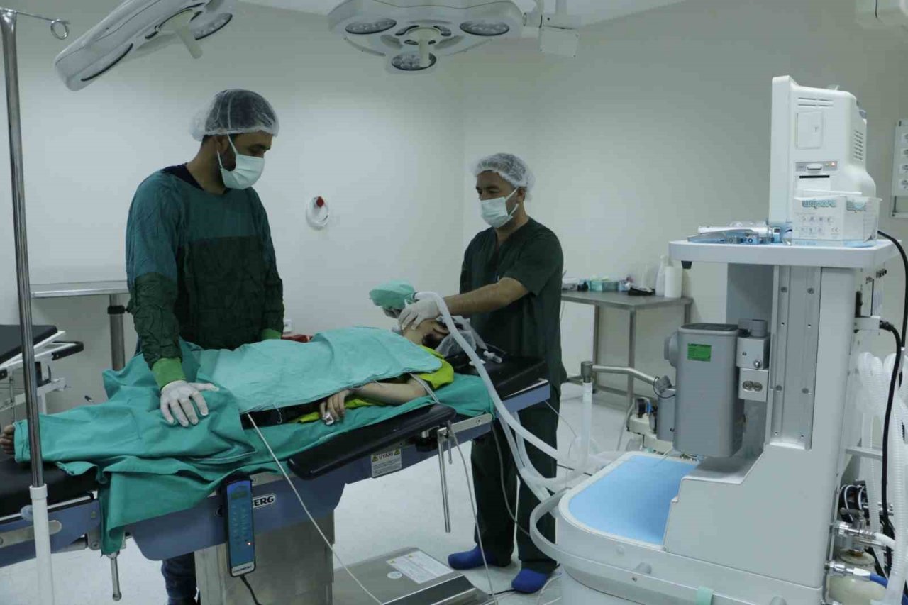 Diyarbakır’da diş cerrahisine fobisi olan çocuklar anestezi yöntemiyle tedavi oluyor