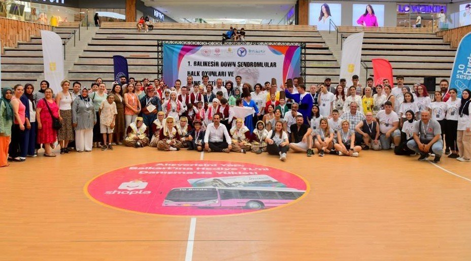 Down Sendromlu çocuklar yeteneklerini gösterdi