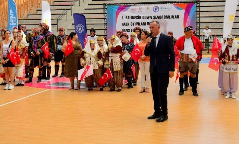 Down Sendromlu çocuklar yeteneklerini gösterdi