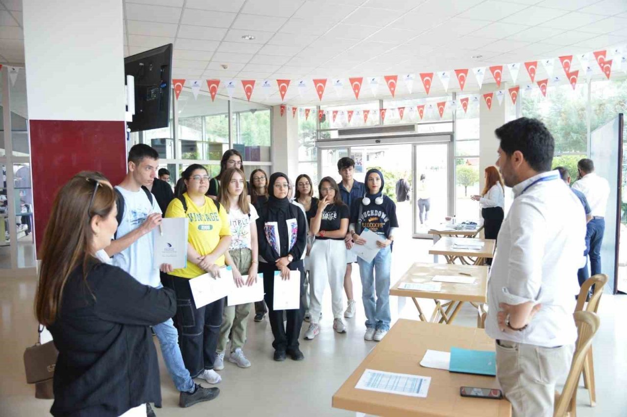 Binlerce öğrenciye tanıtıldı