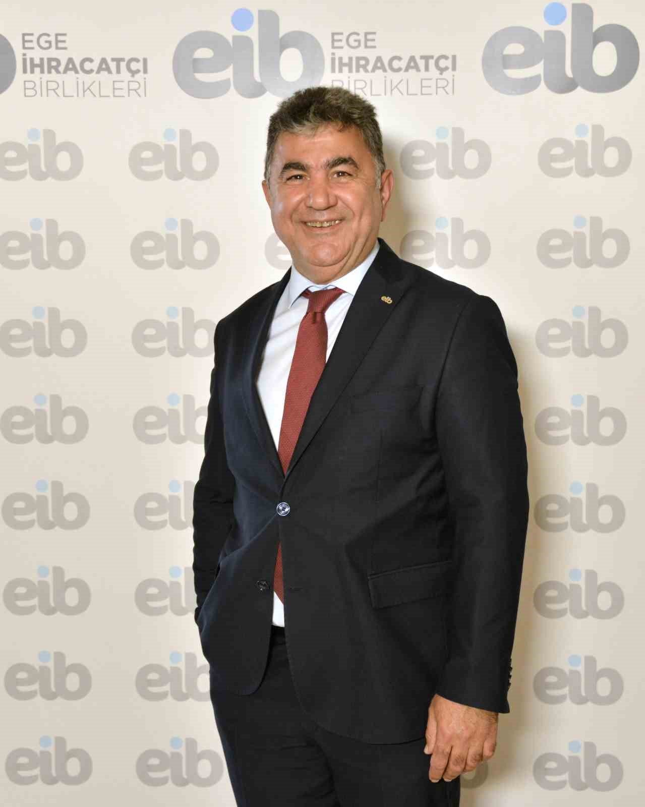 Türk moda endüstrisi gençlerin tekstil mühendisi olması için kesenin ağzını açtı