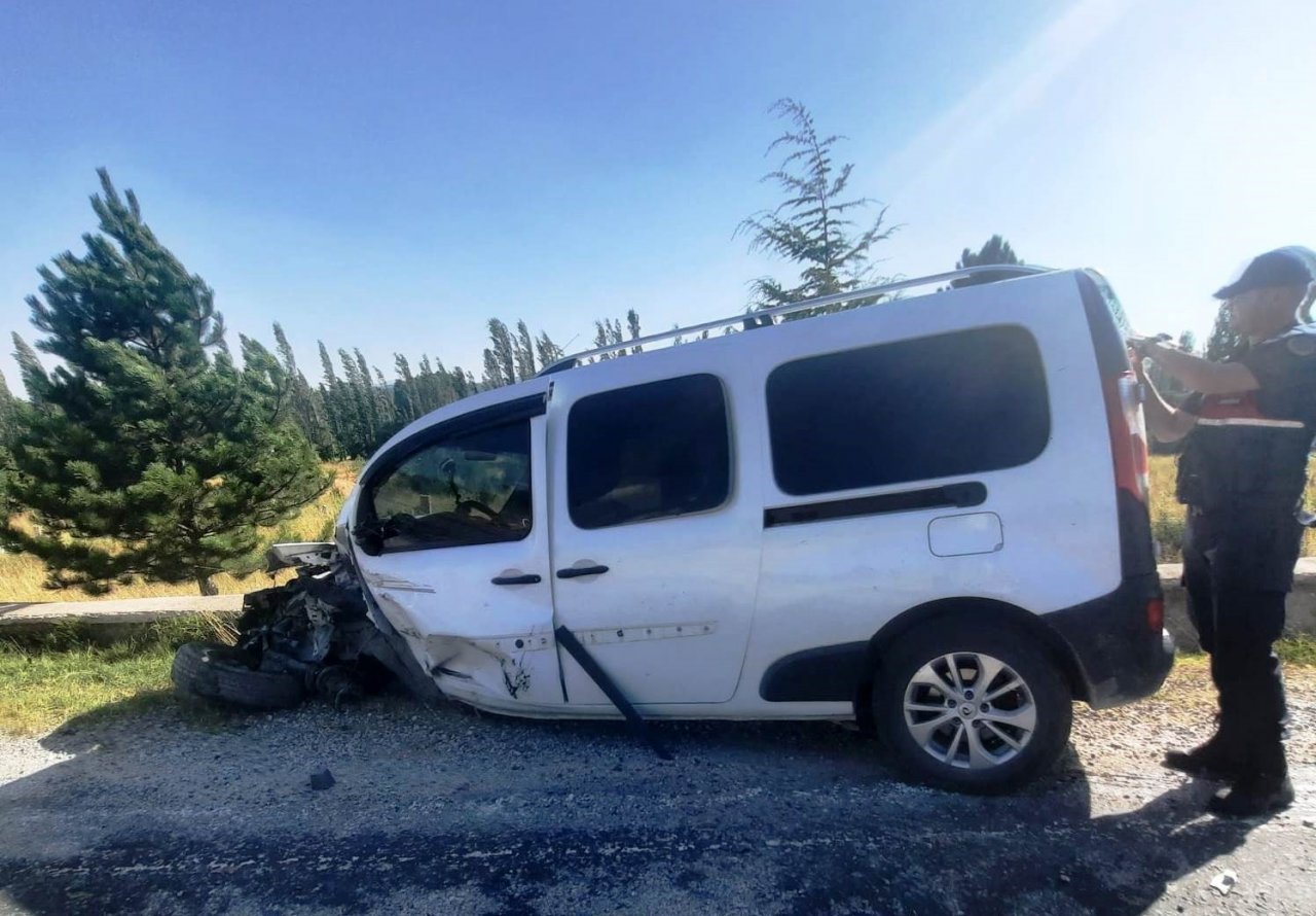 Emet’te trafik kazası: 3 yaralı