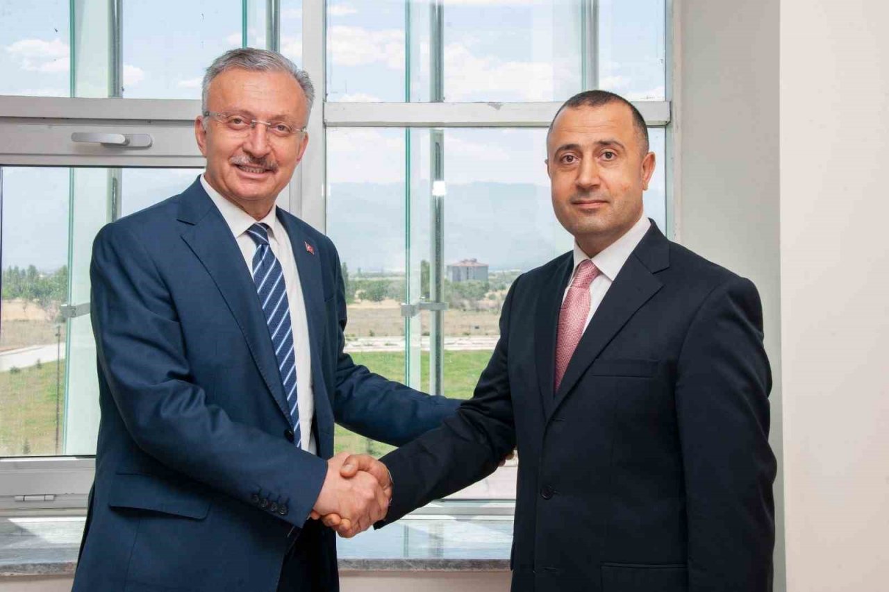 EBYÜ BAP’ta bayrak değişimi