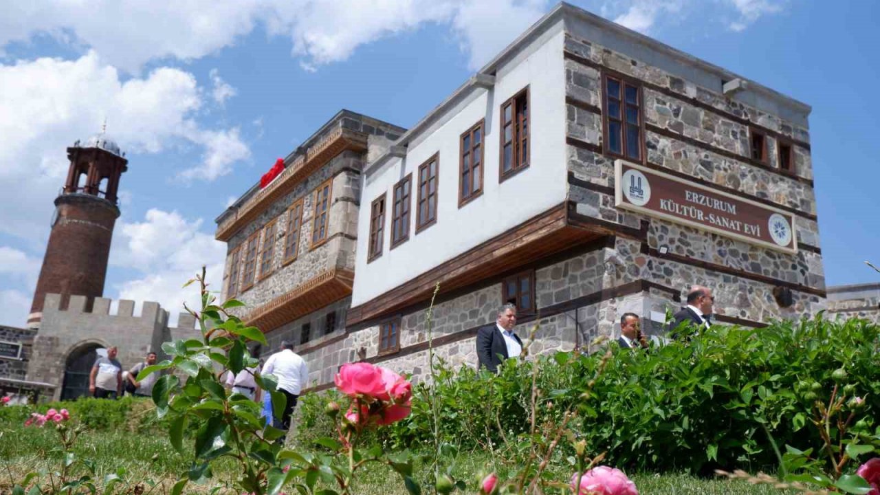 Erzurum Kültür-Sanat Evi ziyarete açıldı