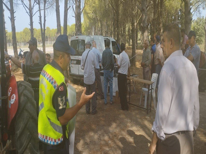 Gömeç’te jandarma ekipleri seyyar muayene istasyonu kurup eğitimler verdi