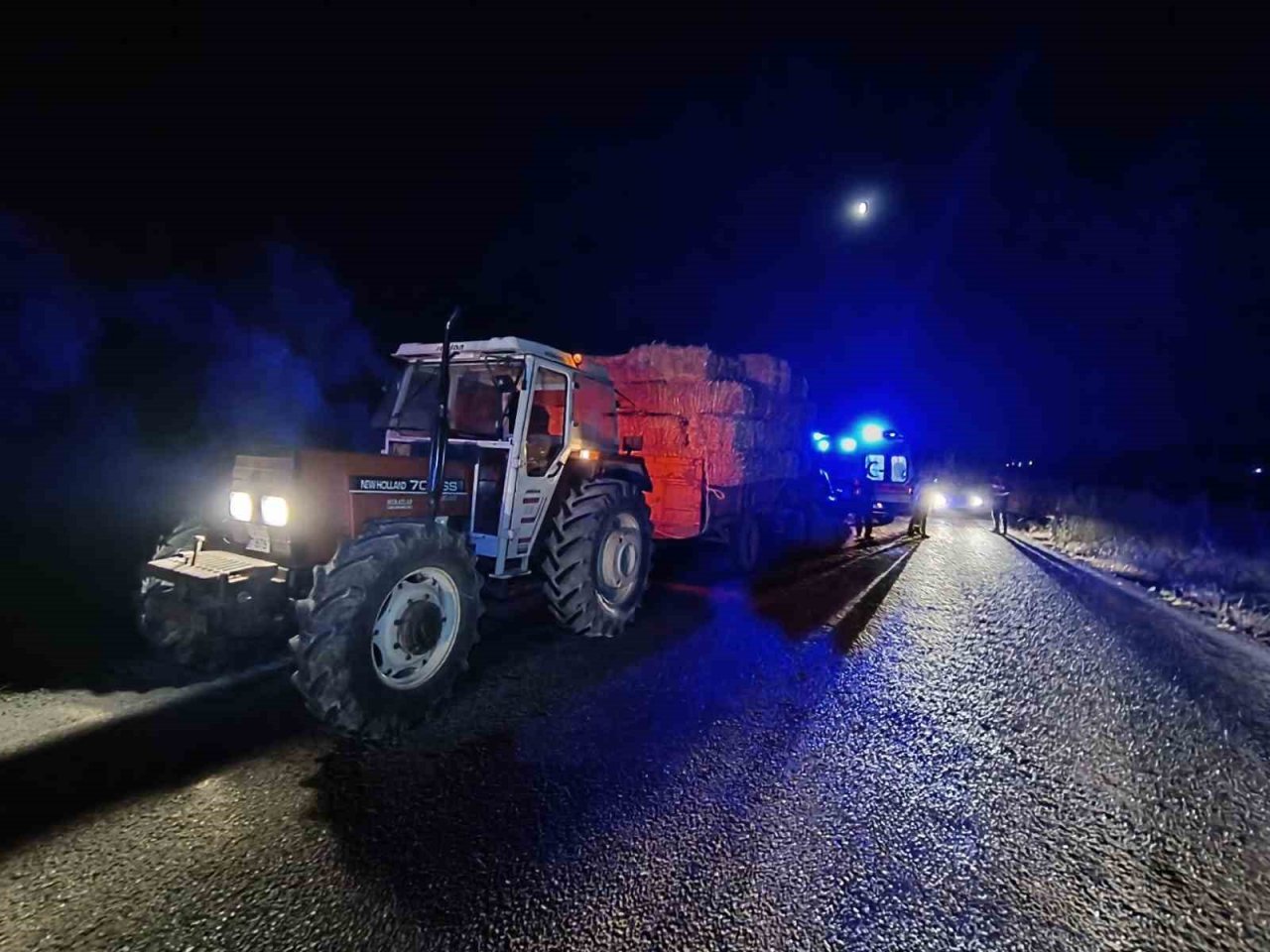 Gönen’de traktöre arkadan çarpan otomobilde bulunan 2 kişi yaralandı