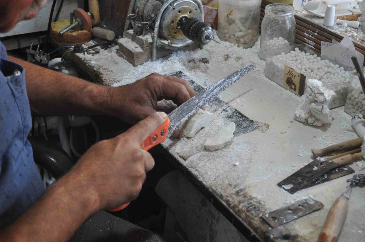 Gurbetçiler lüle taşı piyasasına alışveriş yaparak değer katıyor