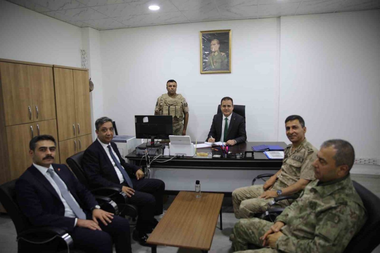 Vali Akbıyık, Beyyurdu Üs Bölgesi’ni ziyaret etti