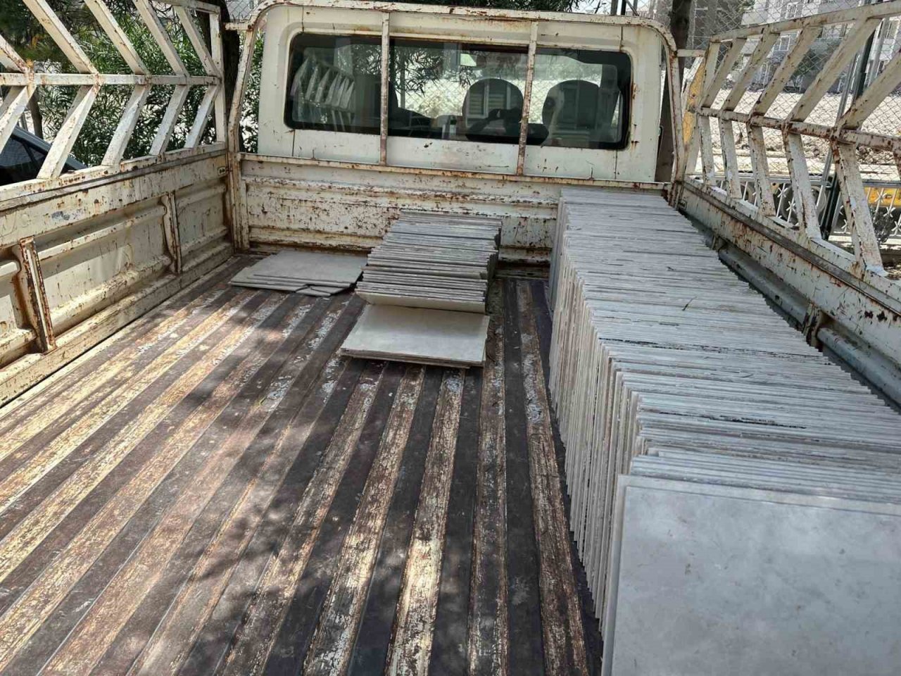 Deprem bölgesinde hırsızlık yapan 10 şüpheli yakalandı