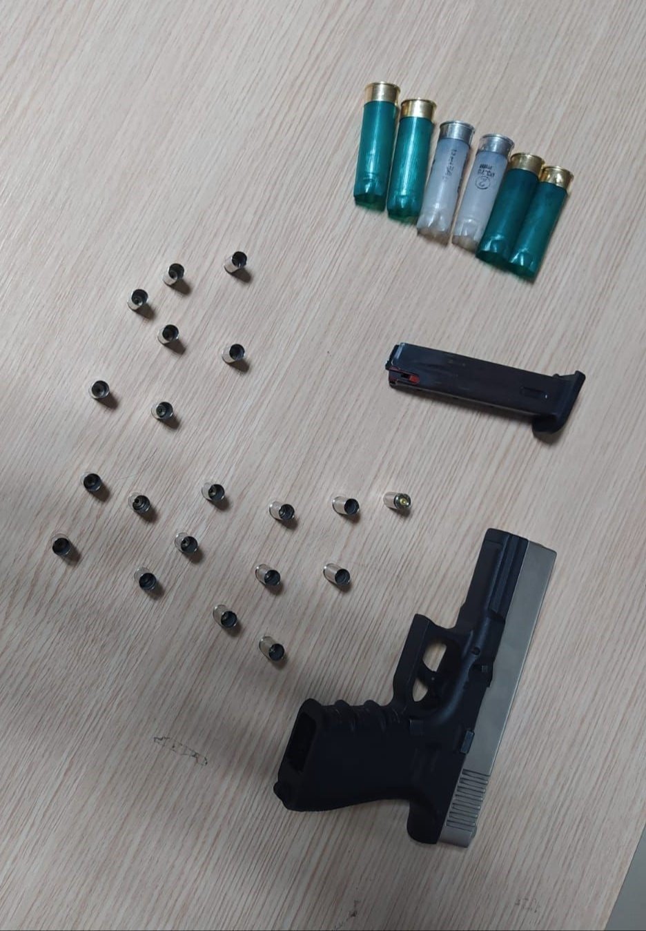 Havaya ateş açan iki şahıs yakalandı