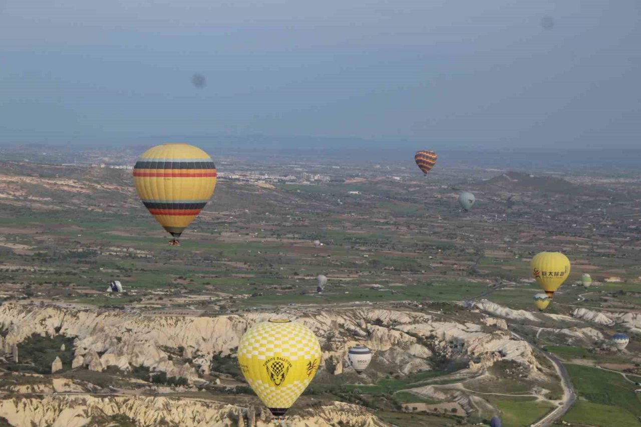 Kapadokya’da balonlara rüzgar engeli