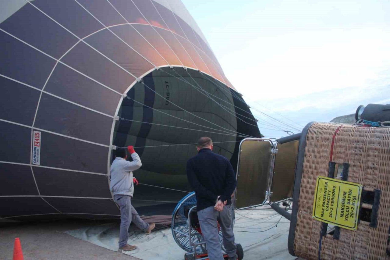 Kapadokya’da balonlara rüzgar engeli