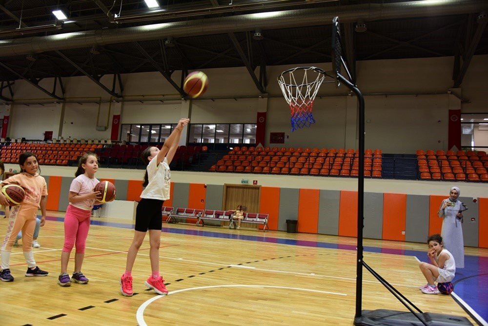 Kastamonu Üniversitesi’nin yaz okulunda çocuklara yönelik eğitimleri devam ediyor