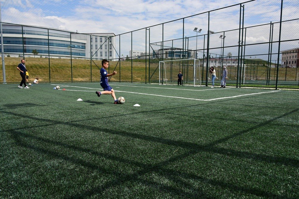 Kastamonu Üniversitesi’nin yaz okulunda çocuklara yönelik eğitimleri devam ediyor