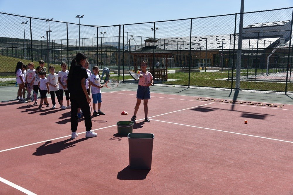Kastamonu Üniversitesi’nin yaz okulunda çocuklara yönelik eğitimleri devam ediyor