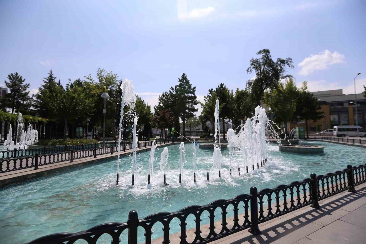 Büyükşehir’in Belediyesi’nden sıcak günlerde ’yeşil doku’ için önlemler