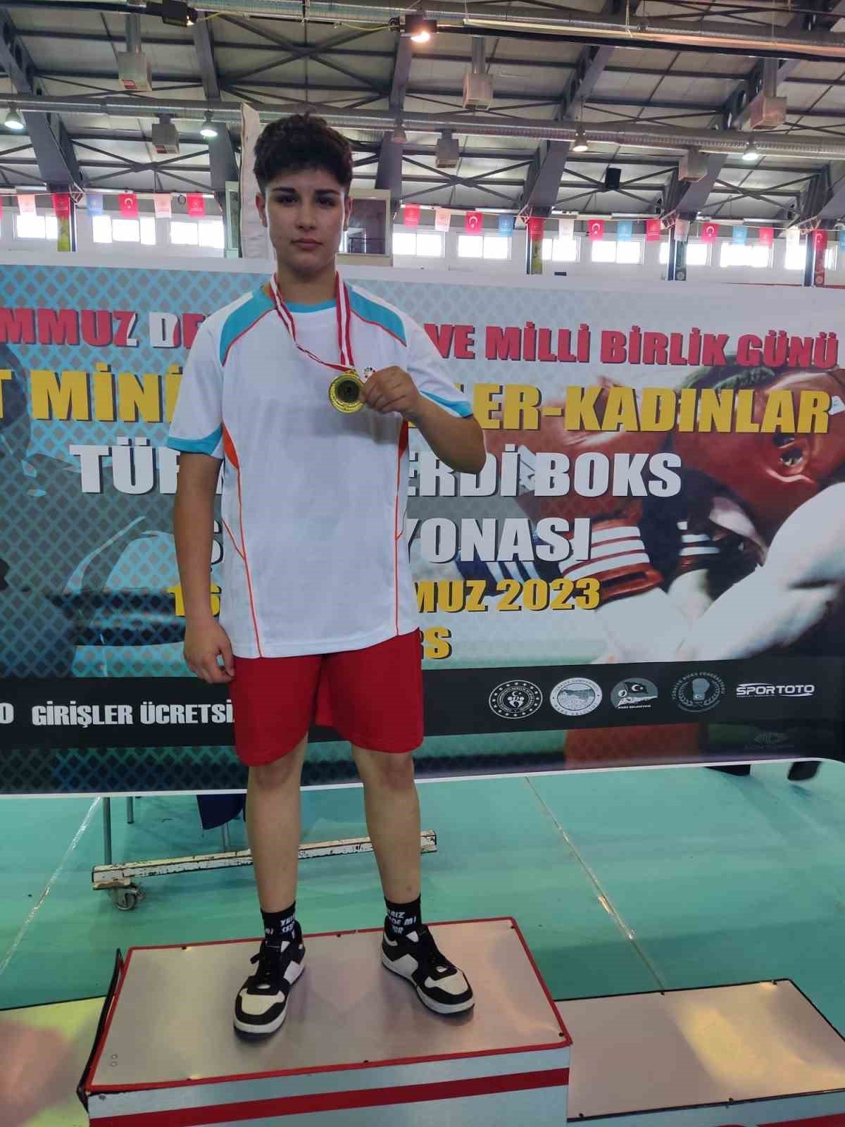 Kocasinan’ın Boks Sporcusu Ayla Fırat, Türkiye şampiyonu oldu