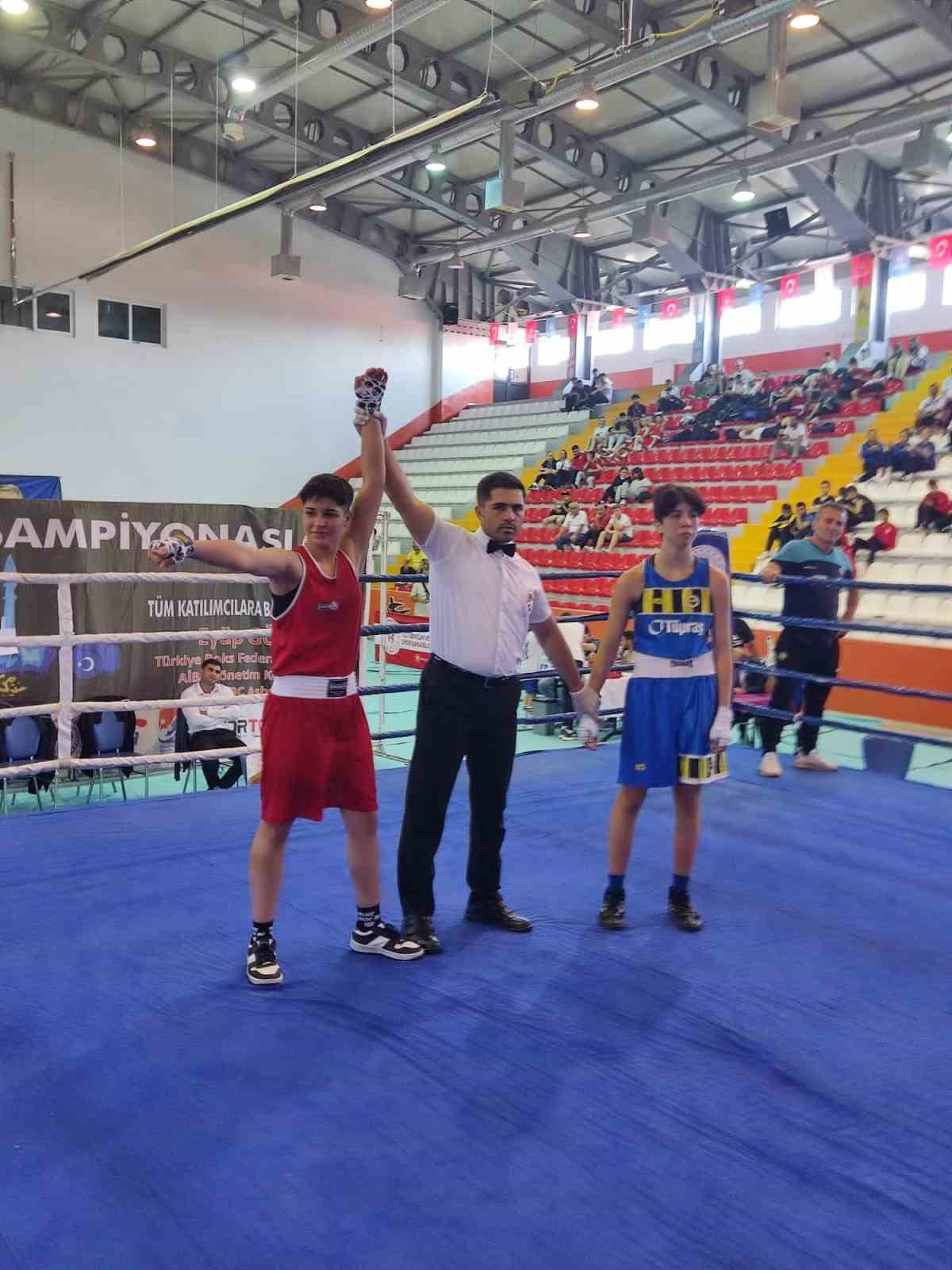 Kocasinan’ın Boks Sporcusu Ayla Fırat, Türkiye şampiyonu oldu