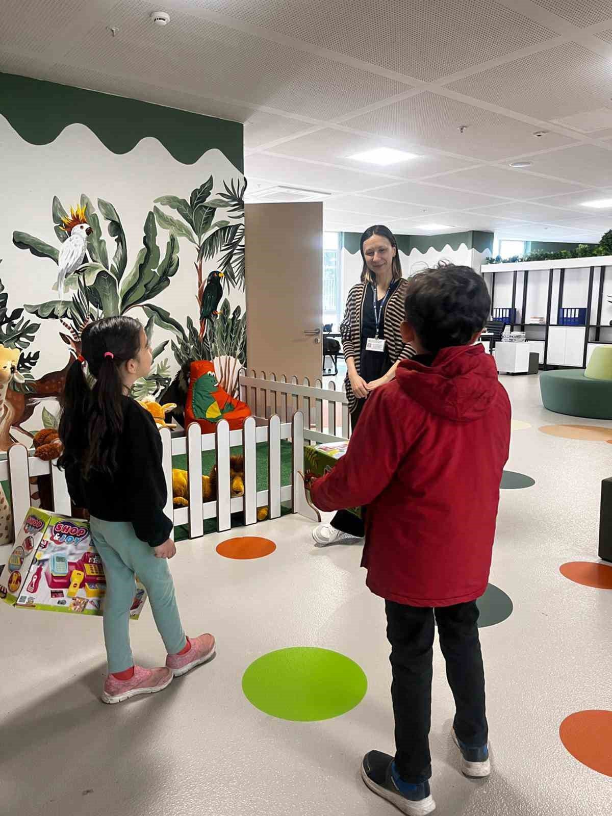 Oyuncak Kütüphanesi miniklerin eğlence ve eğitim merkezi