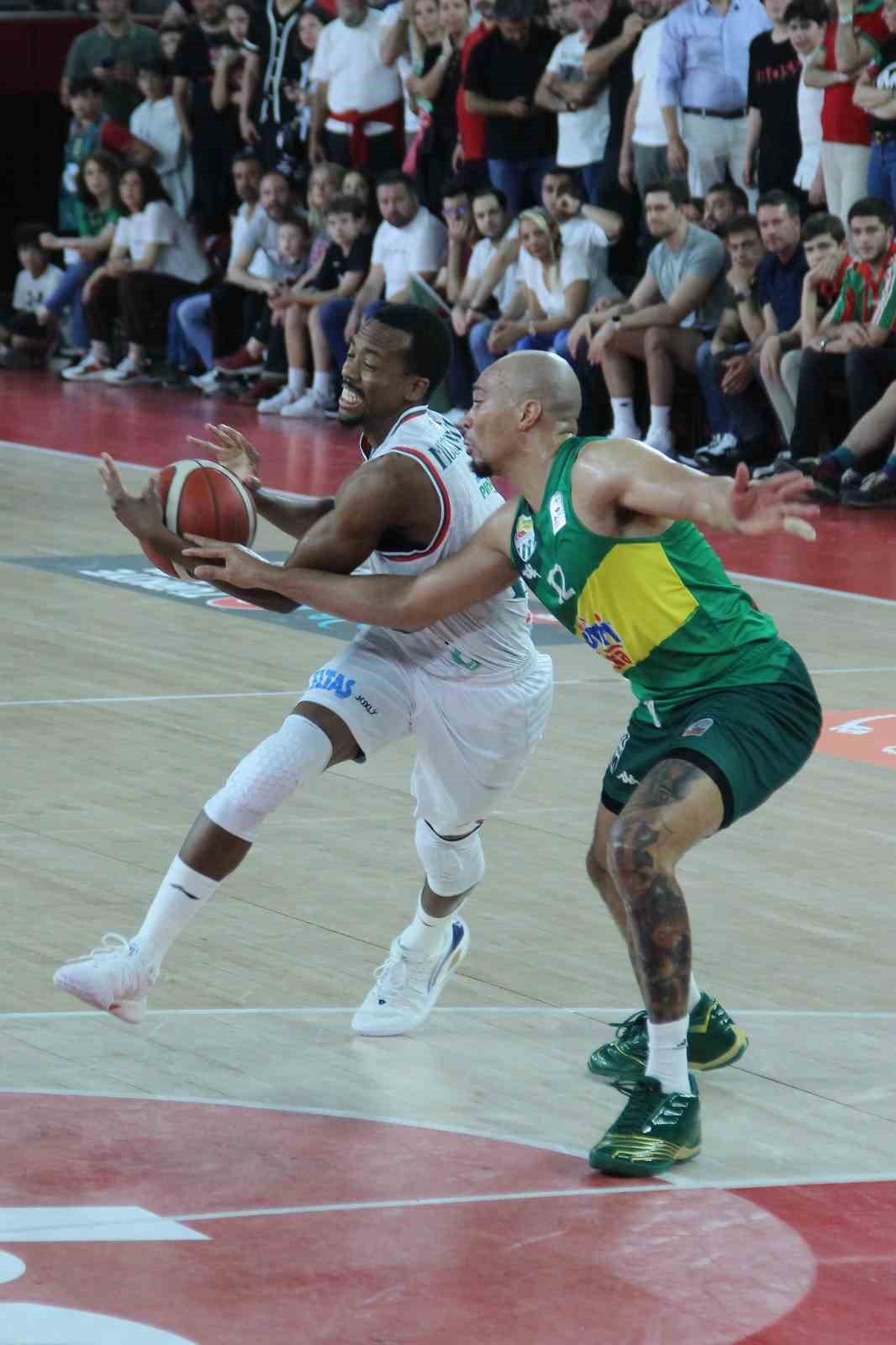 Erick McCollum, P. Karşıyaka’da emekli olmak istiyor