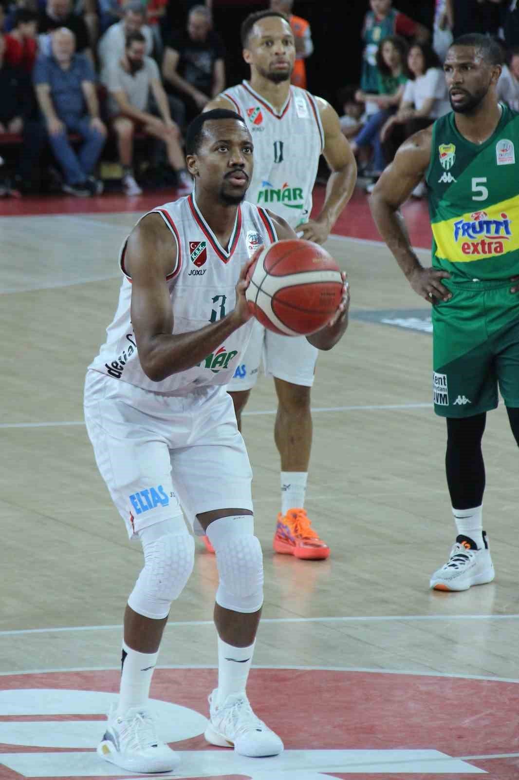 Erick McCollum, P. Karşıyaka’da emekli olmak istiyor