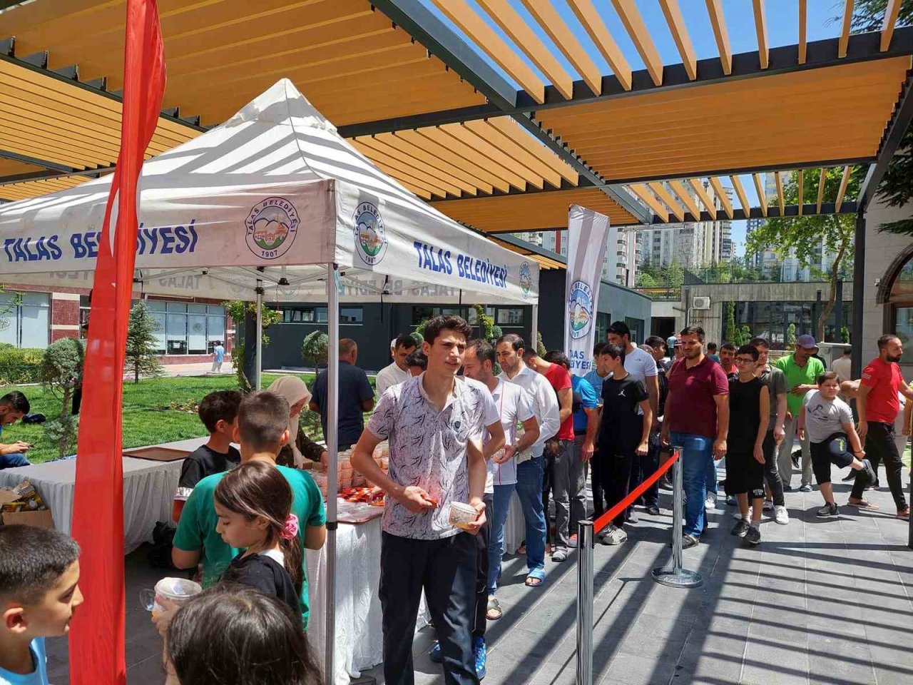 Talas Belediyesi’nden ‘aşure ikramı’