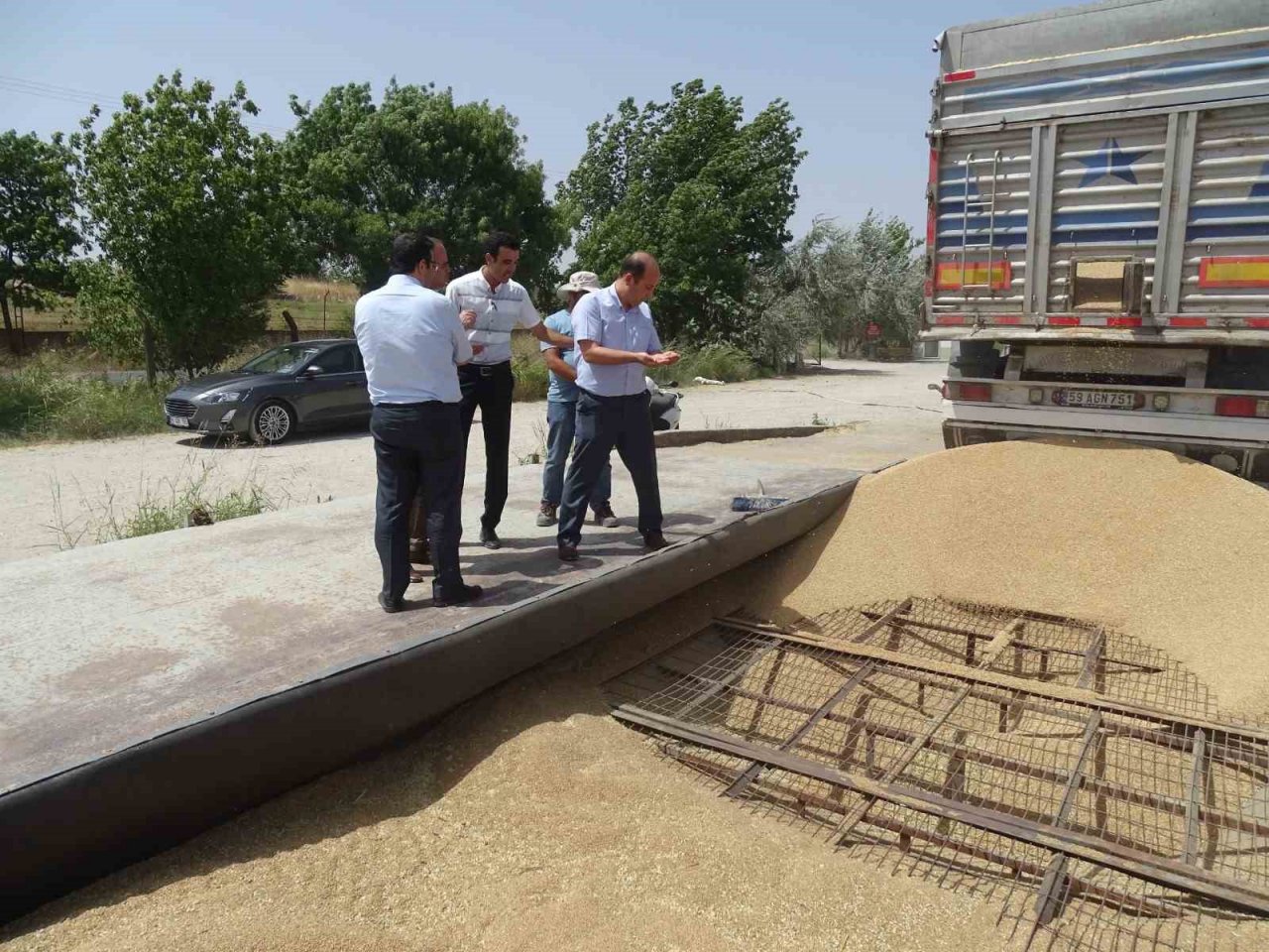 TMO’nun üreticiden aldığı yılın ilk mahsulleri yerinde incelendi