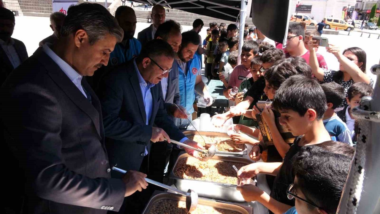 Yozgat’ta 2 bin 500 kişilik aşure dağıtıldı