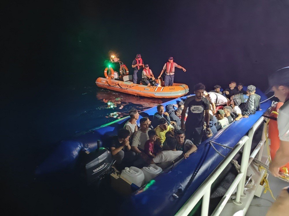 Bodrum’da 64 düzensiz göçmen karaya çıkarıldı