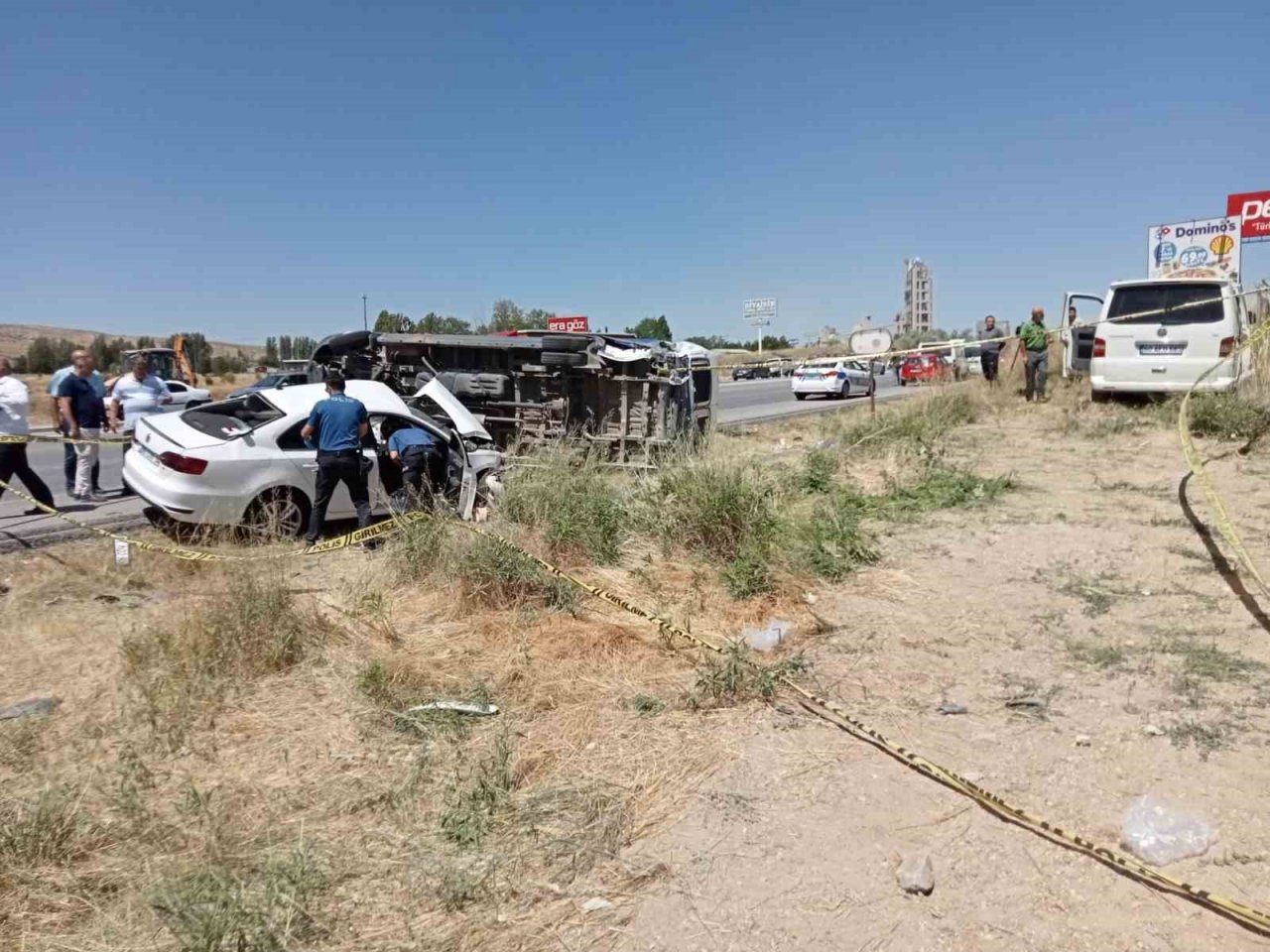 Ankara’da 3 aracın karıştığı kazada 1 ölü, 10 yaralı