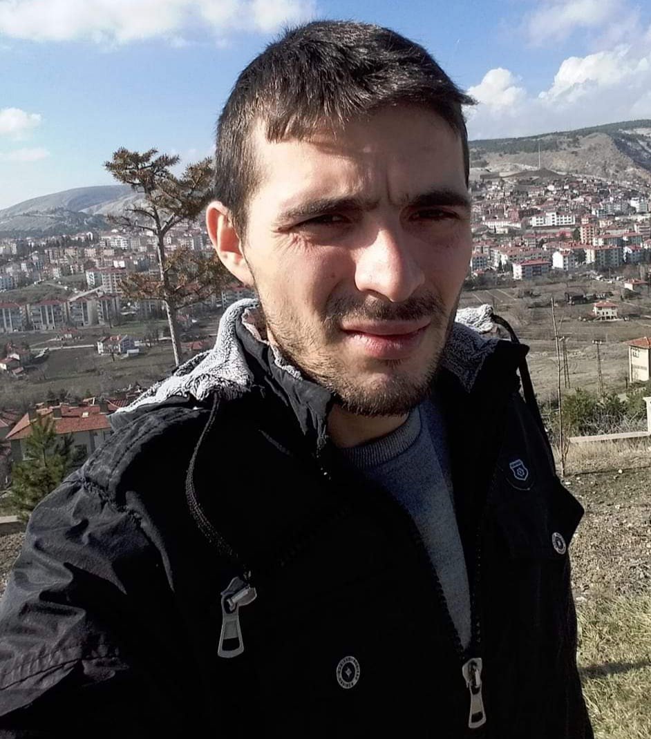 Boşanma aşamasındaki eşini bıçaklayarak öldürdü